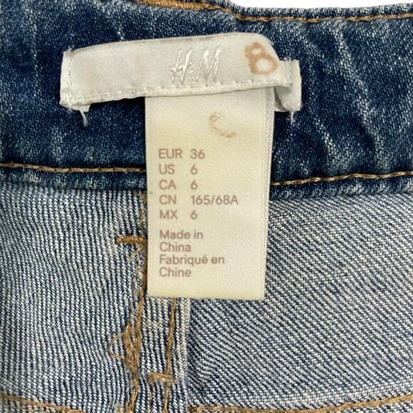 H&M Jean Shorts Womens Size 6 Blue Jean Denim Cuffed Distressed Mid Rise Zip Fly - Picture 4 of 9